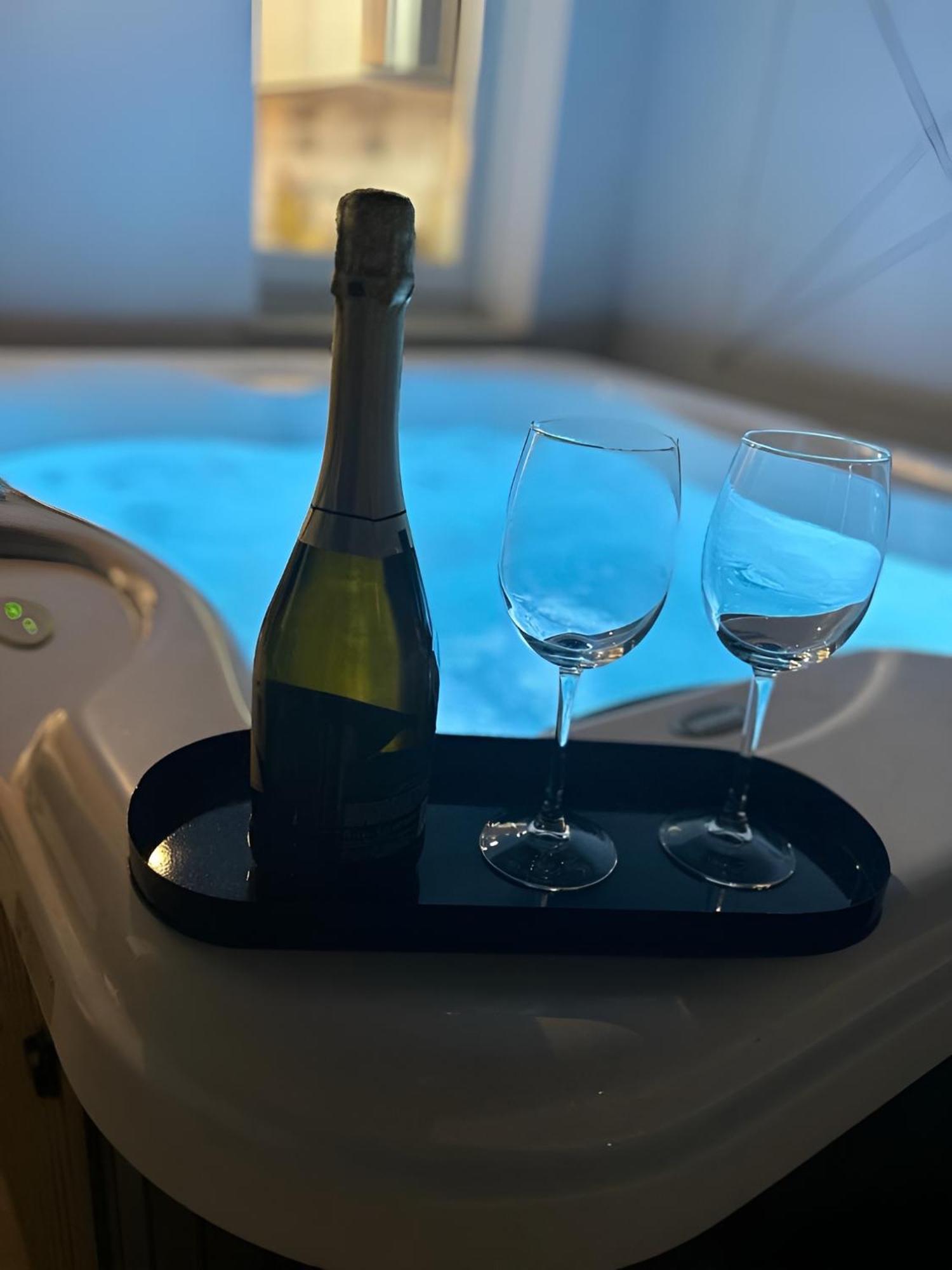 "Bea'S Terrace" - Private Jacuzzi And Panoramic Rooftop In The City Centre Cagliari Exterior foto